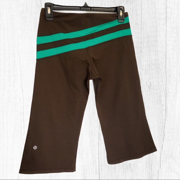 lululemon athletica Pants - Lululemon Athletica Crop Bottoms Size 6